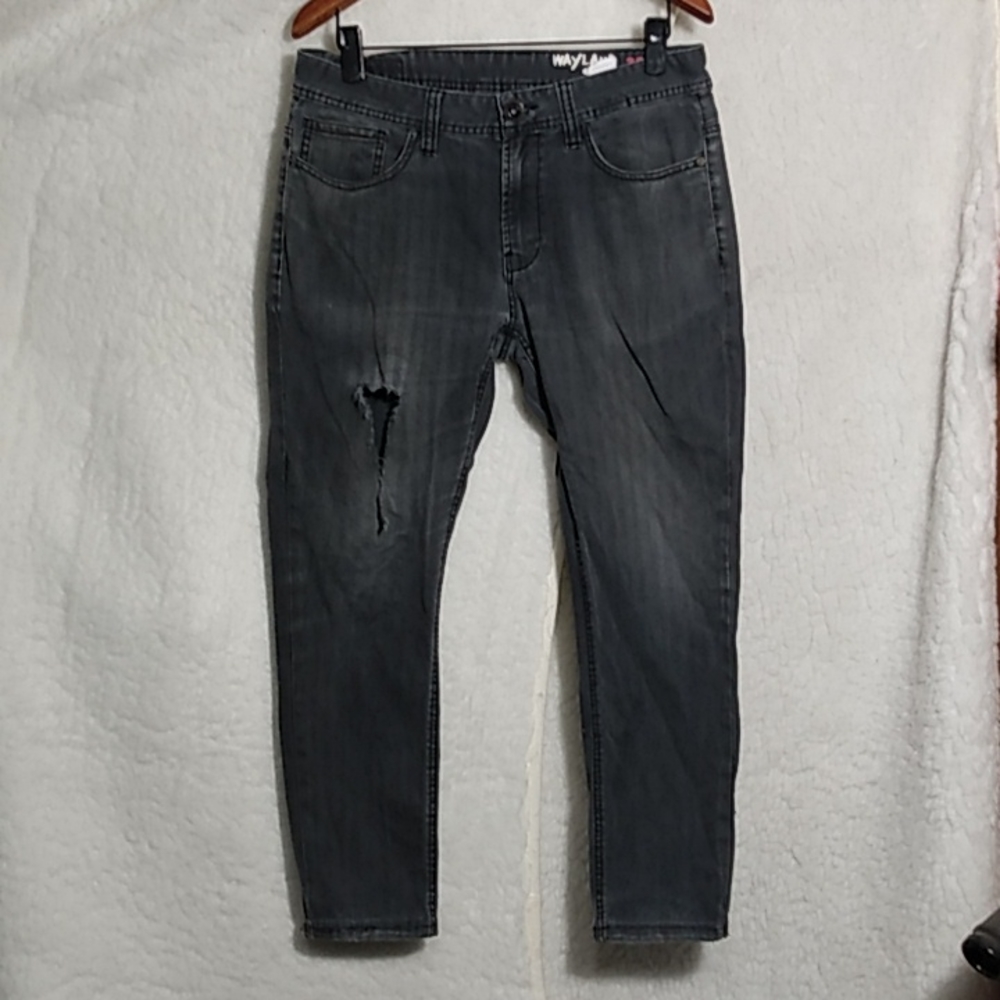 Converse men's size 33